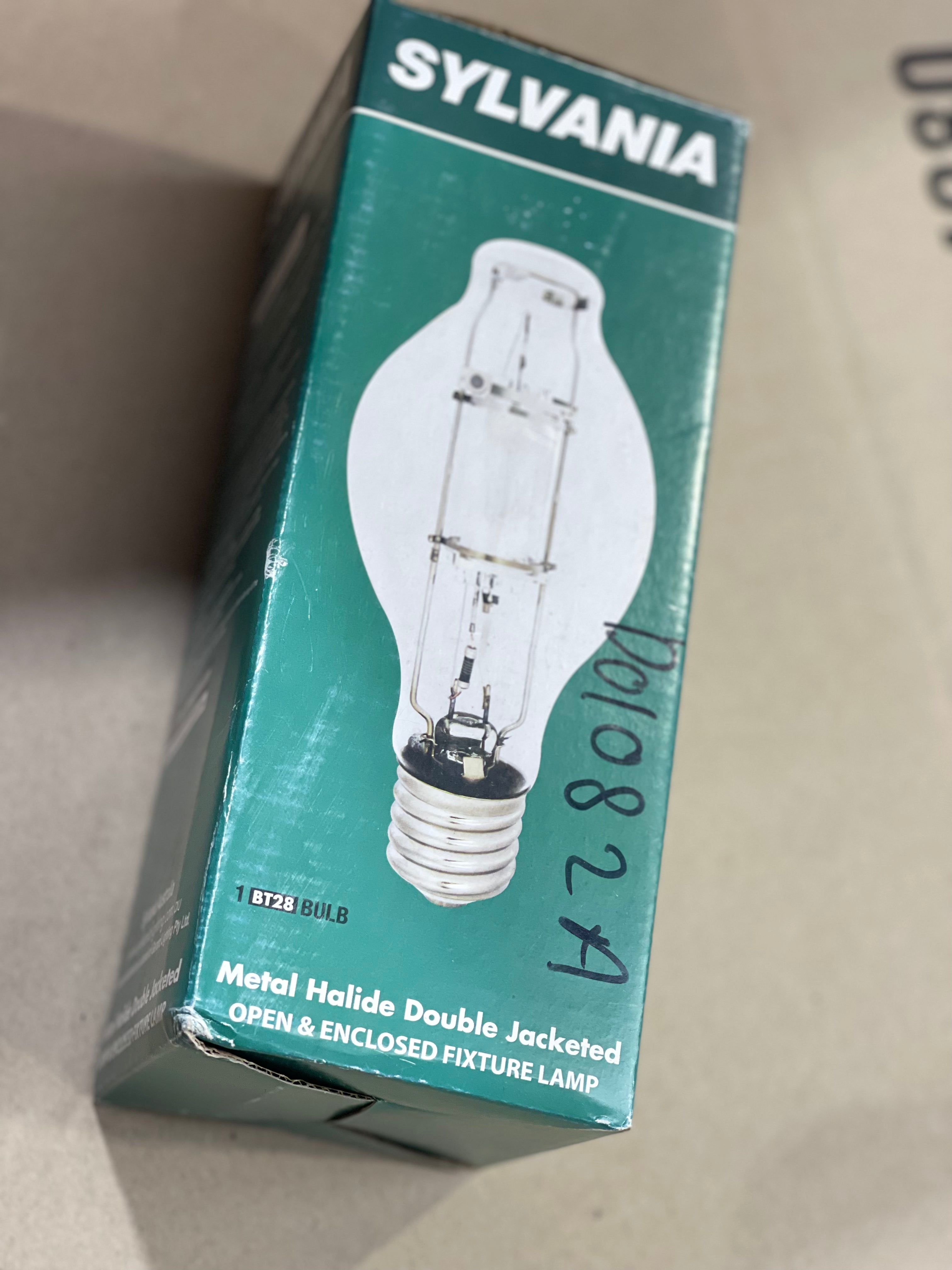 SYLVANIA 250W Metal Halide Lamp – MHP250CLUDJ | BT28 Bulb, E40 Base, 132V