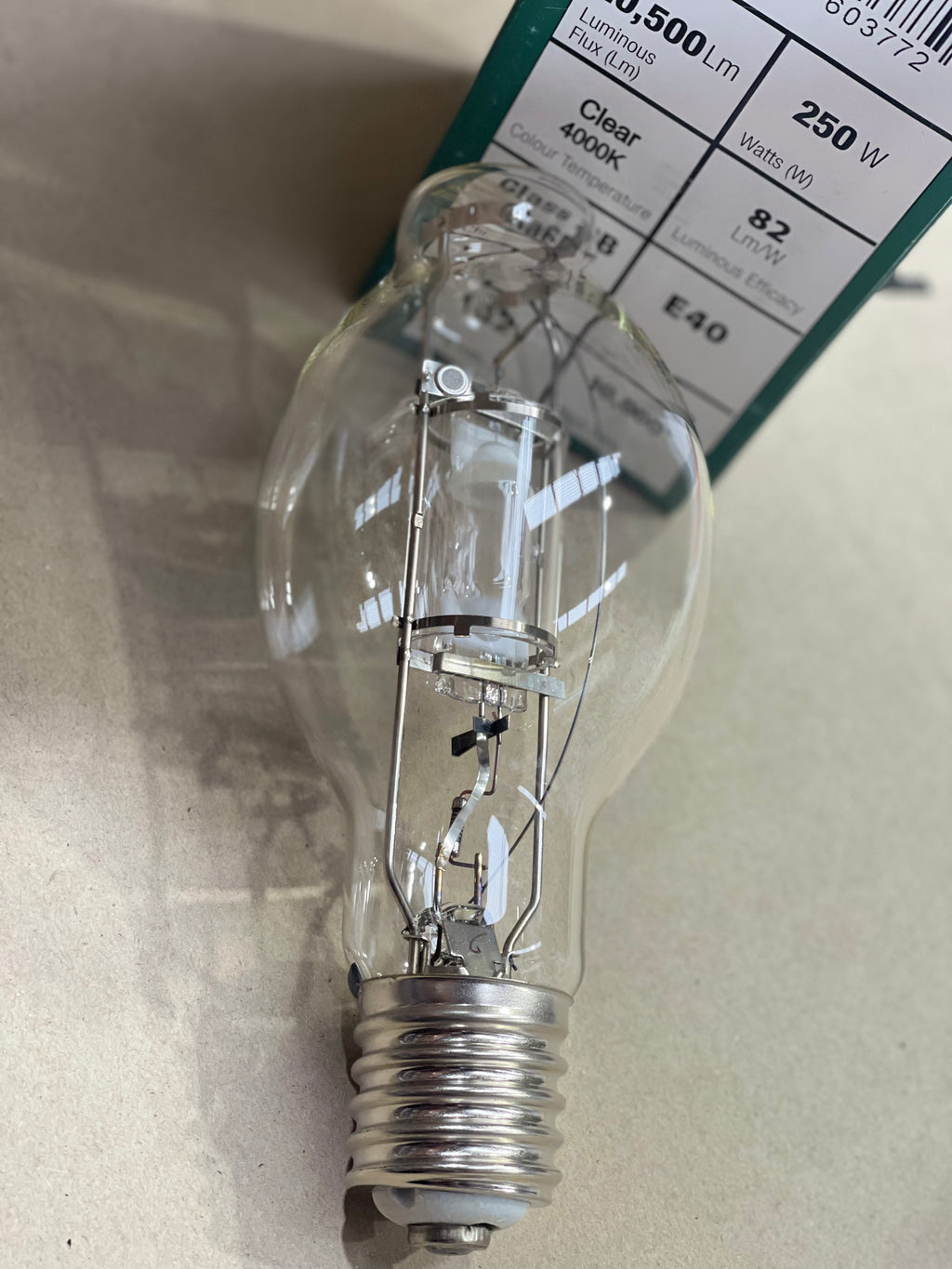 SYLVANIA 250W Metal Halide Lamp – MHP250CLUDJ | BT28 Bulb, E40 Base, 132V