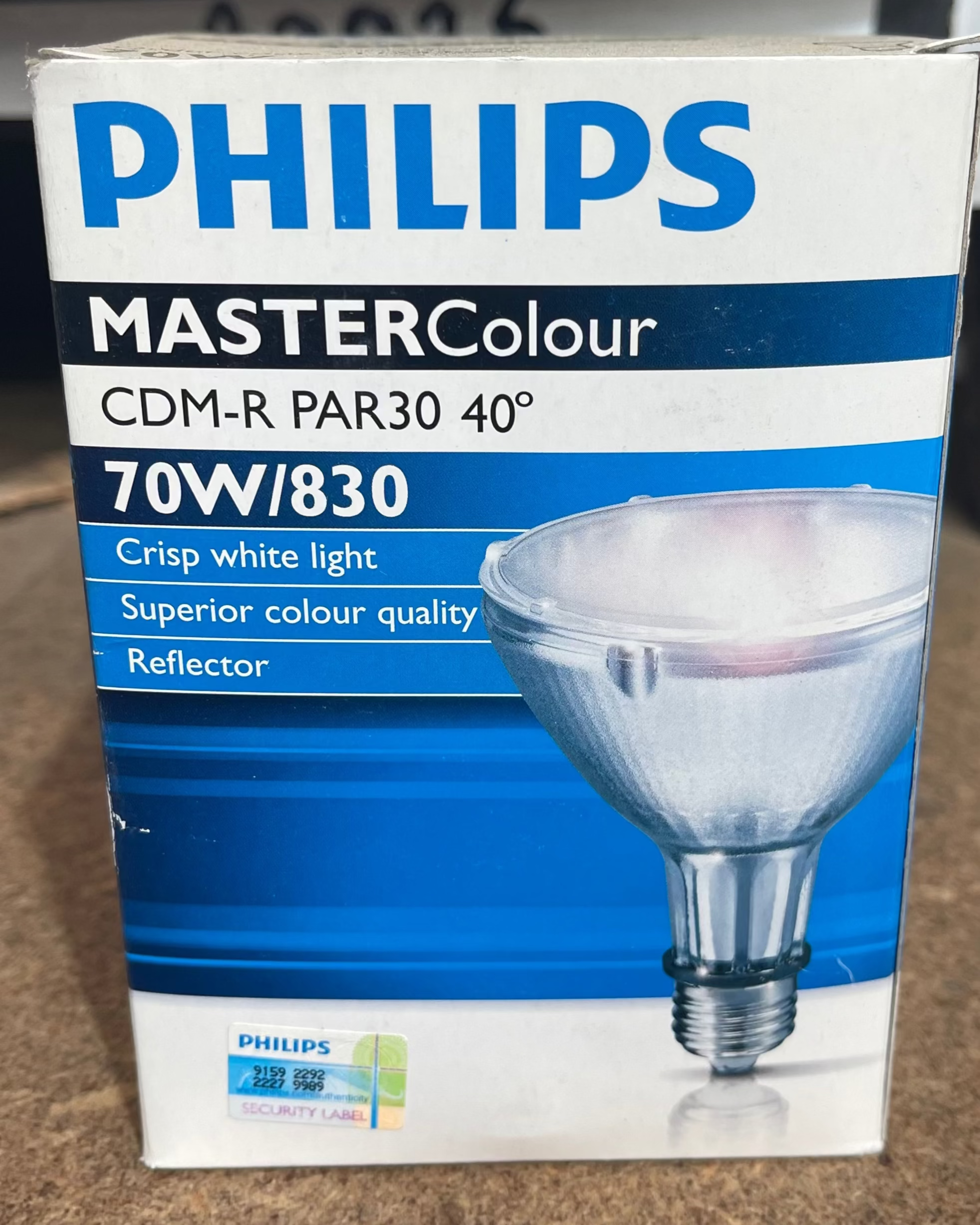 Philips MASTERColour CDM-R PAR30 70W/830 E27 – 40° Beam Angle