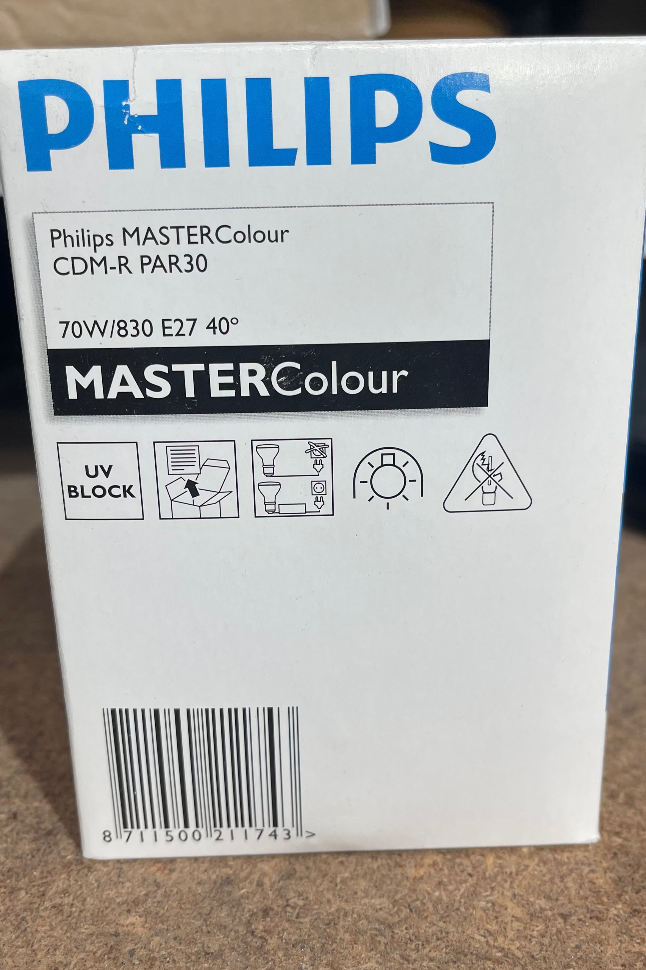 Philips MASTERColour CDM-R PAR30 70W/830 E27 – 40° Beam Angle